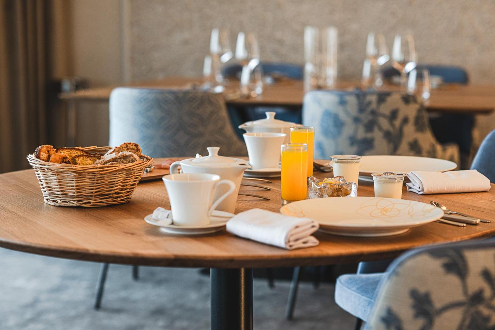 Logis Hotellerie Les Brisants , Restaurant J M Perochon Bretignolles-sur-Mer ภายนอก รูปภาพ